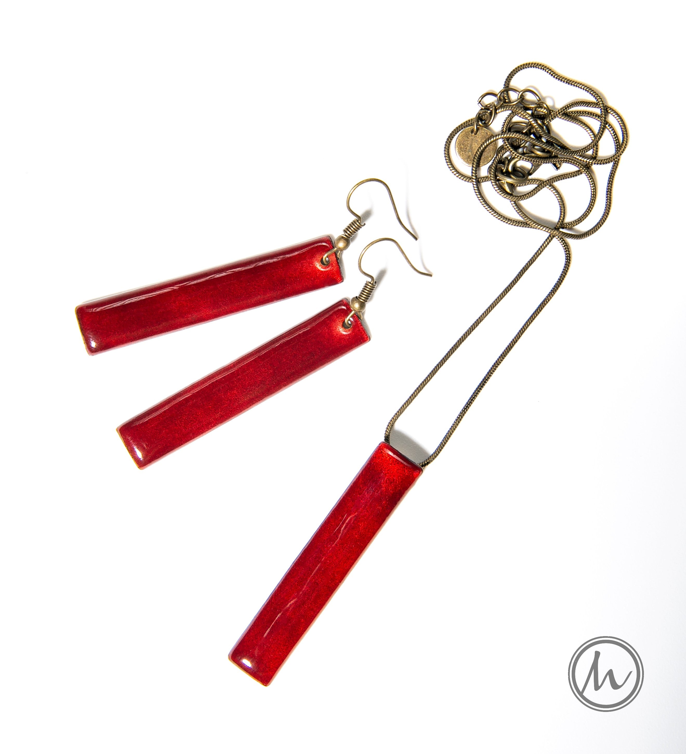 Almendra - hosszúkás tűzzománc fülbevaló rubinvörös