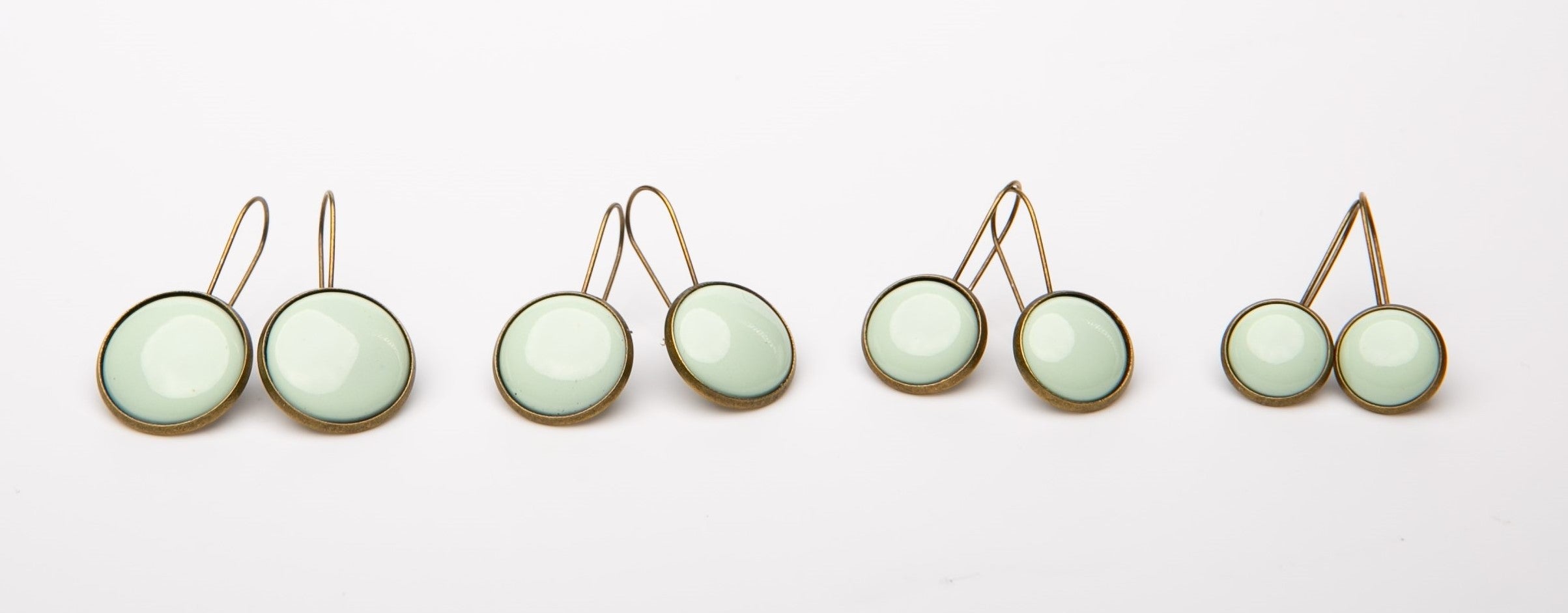 Kapcsos tűzzománc fülbevaló - zöld árnyalatok