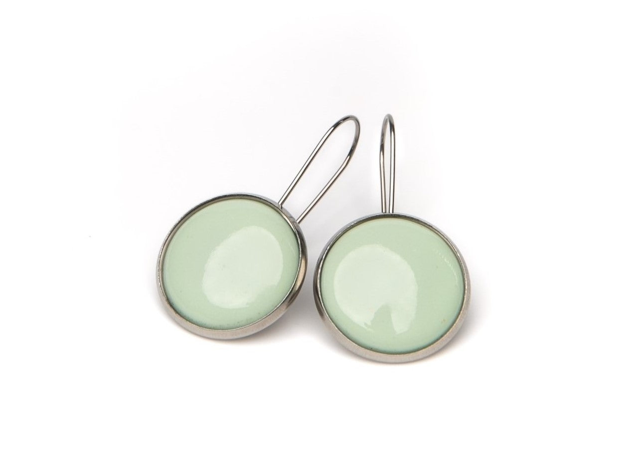 Kapcsos tűzzománc fülbevaló - zöld árnyalatok